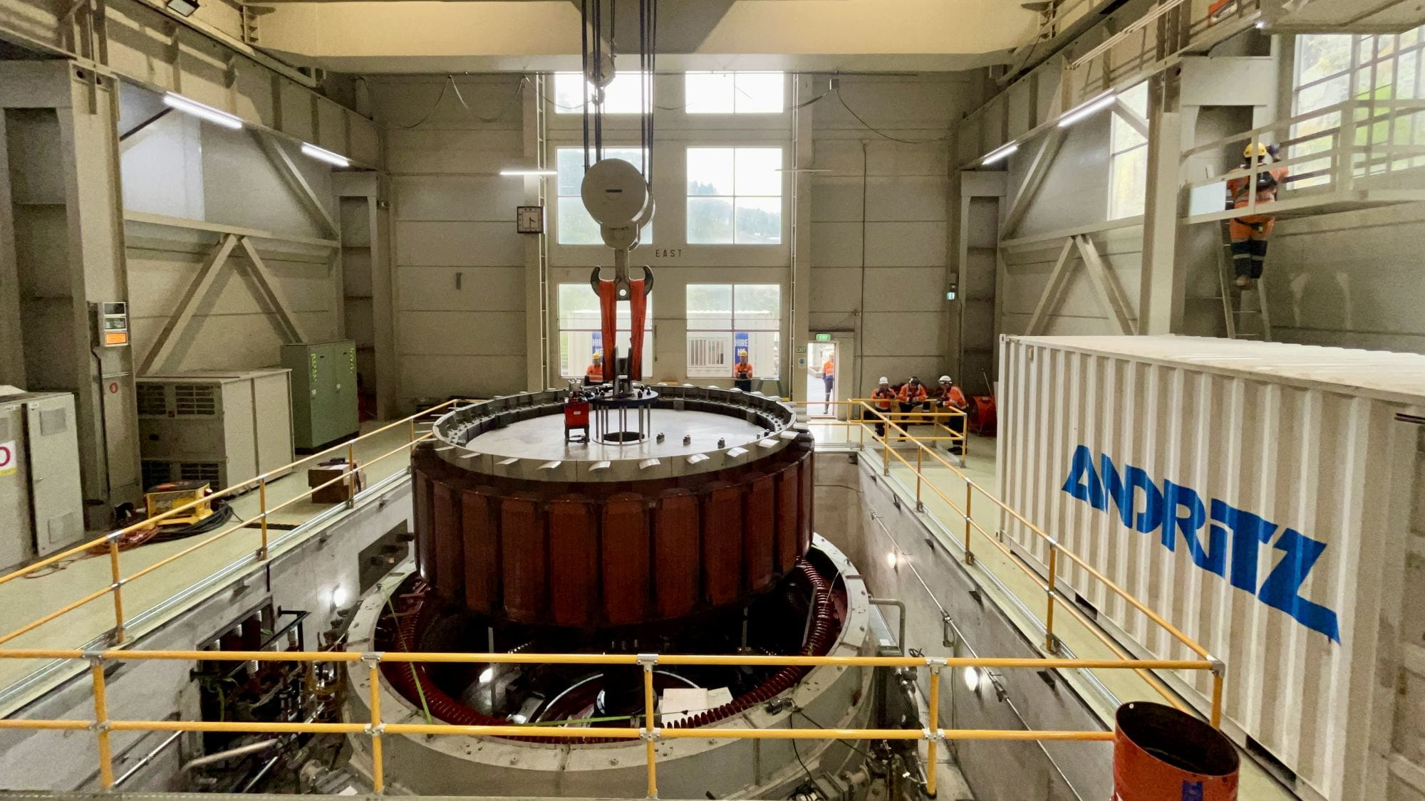 The rotor being lifted out of the generator unit 10 at Maraetai II